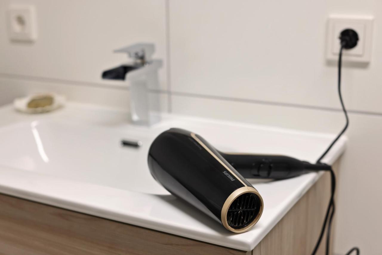 Modern Und Neu, Top Ausstattung Mit Kaffeevollautomat, 2X Netflix-Tv, Lueftungsanlage, Geschirrspueler Wallerfangen Exterior foto
